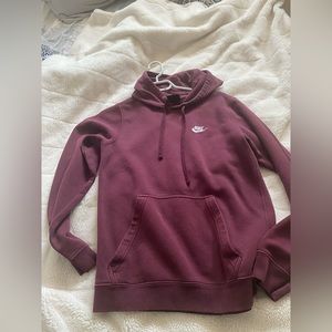 Nike sweater in burgundy